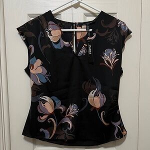 NWT-White House black Market  Multicolor Floral Blouse. Size M